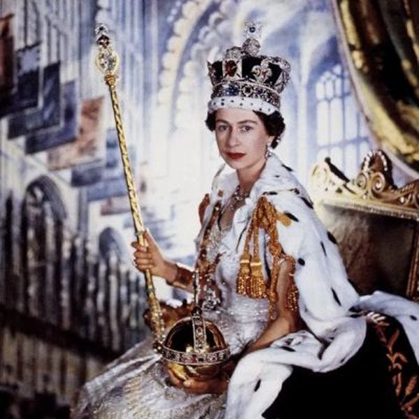  Кралица Елизабет II
